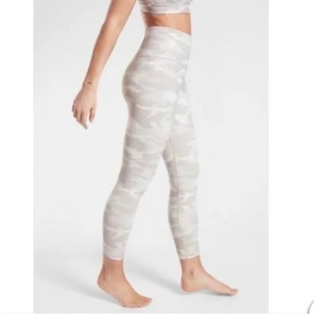 Athleta Elation 7/8 Tight Camo Leggings Women’s‎ Size XS Tan Beige